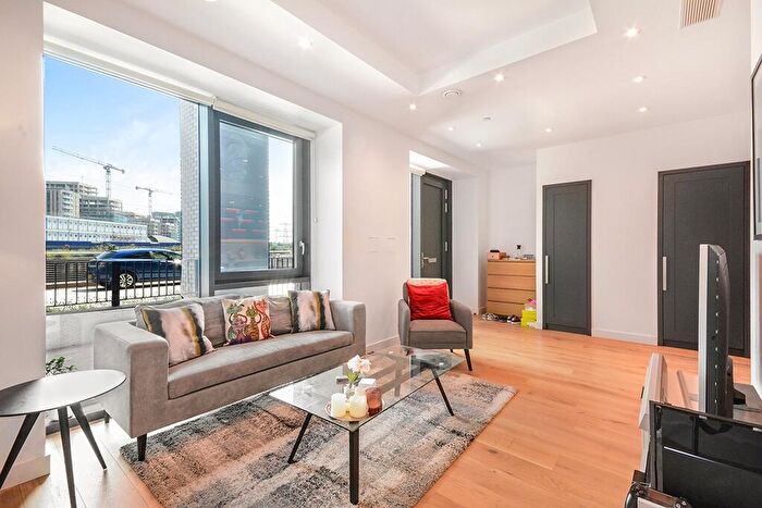 2 Bedroom Flat To Rent In City Island Way London, E14