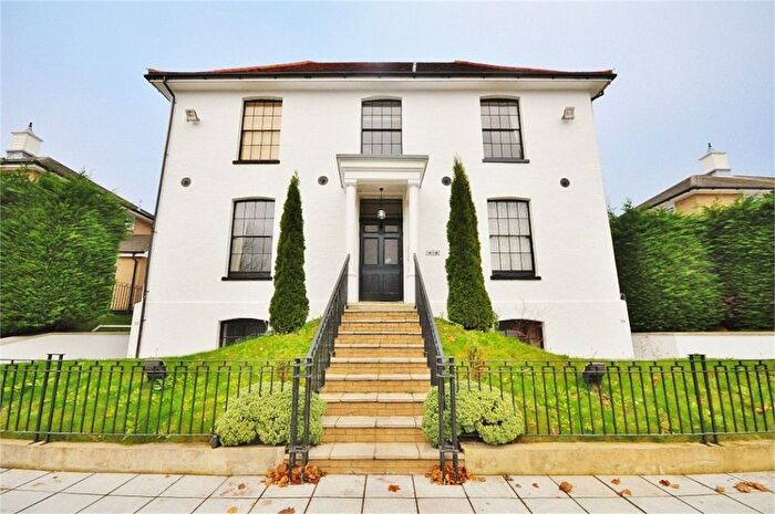 3 Bedroom Flat To Rent In Chelmsford Road, Dunmow, CM6