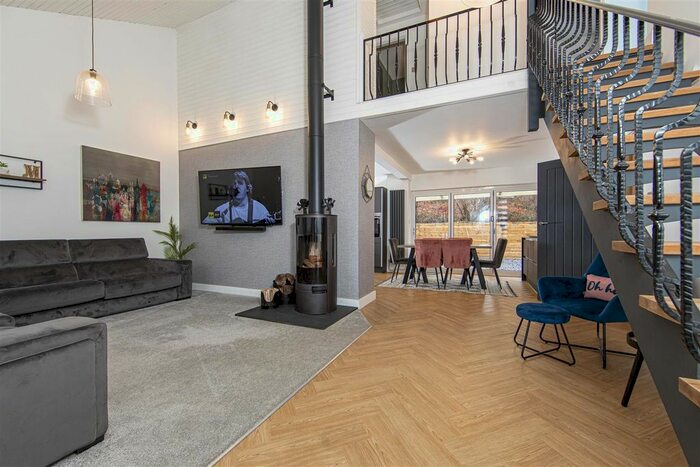 3 Bedroom Detached House For Sale In Pentwyn Deintyr, Quakers Yard, Treharris, CF46