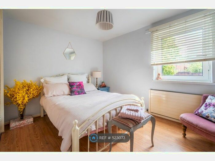1 Bedroom Maisonette To Rent In Swallow Close, London, SE14