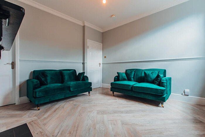 4 Bedroom Terraced House To Rent In Drake Street, - Bed, LN1