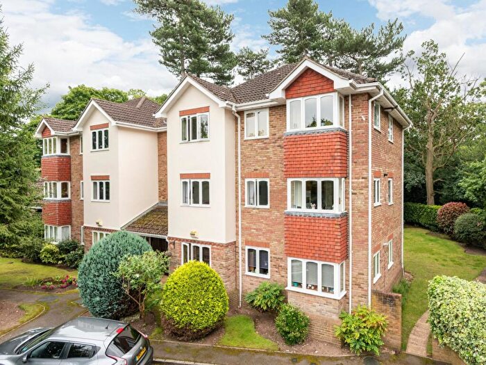 2 Bedroom Flat For Sale In St Charles Court, St Charles Place, Weybridge, KT13