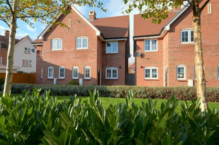 2 Bedroom Semi-Detached House To Rent In Kilnwood Vale, Faygate RH12