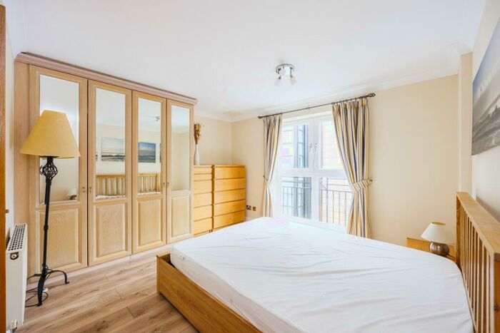 2 Bedroom Apartment To Rent In High Timber Street London, EC4V