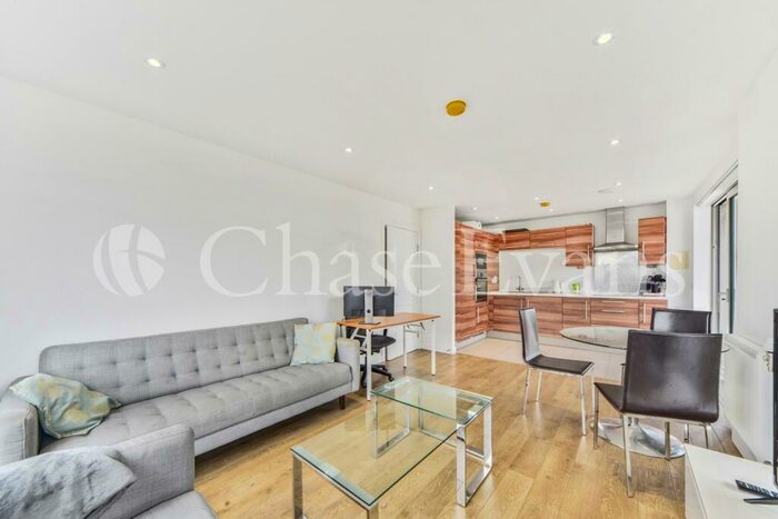 2 Bedroom Apartment To Rent In Bootmakers Court, The Watermark, Stepney Green, E1