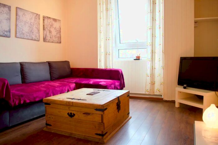 1 Bedroom Flat To Rent In ML - Smithfield Street, Edinburgh EH11