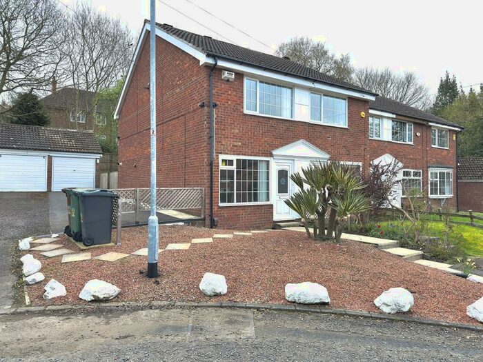 2 Bedroom End Of Terrace House To Rent In Allerton Grange Croft, Leeds, LS8
