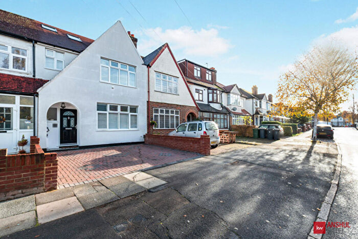 4 Bedroom Terraced House For Sale In Meopham Road, Mitcham, CR4