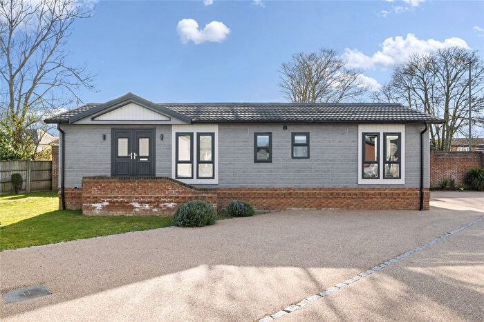 2 Bedroom Bungalow To Rent In Chertsey Lane, Staines-Upon-Thames, Surrey, TW18