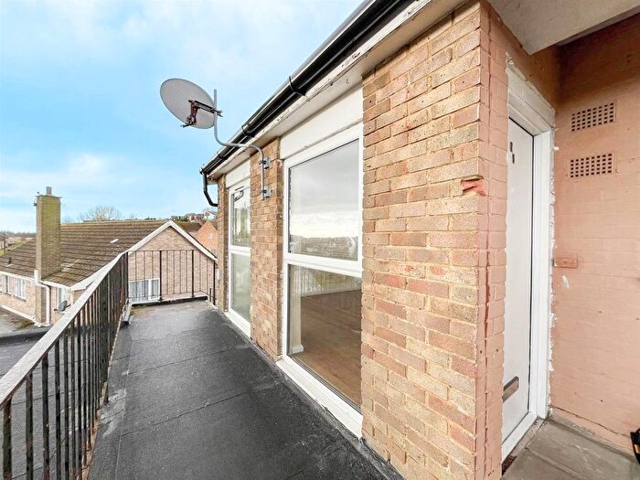 2 Bedroom Flat To Rent In Malvern Way, Hastings, TN34