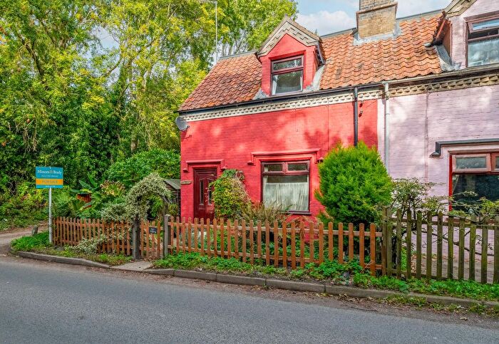 2 Bedroom Semi-Detached House For Sale In Flixton Road, Flixton, NR32