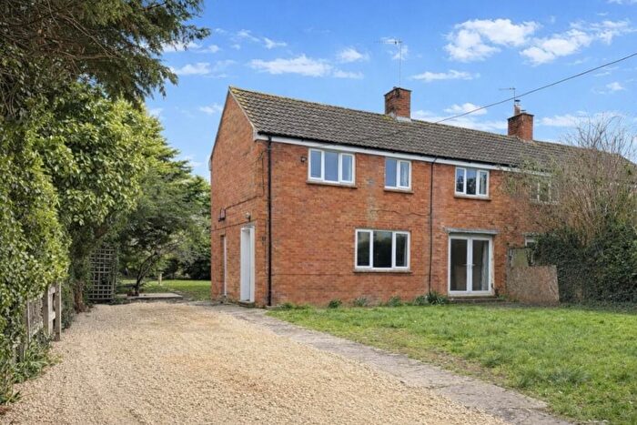 3 Bedroom Semi Detached House For Sale In West Challow, Wantage, OX12