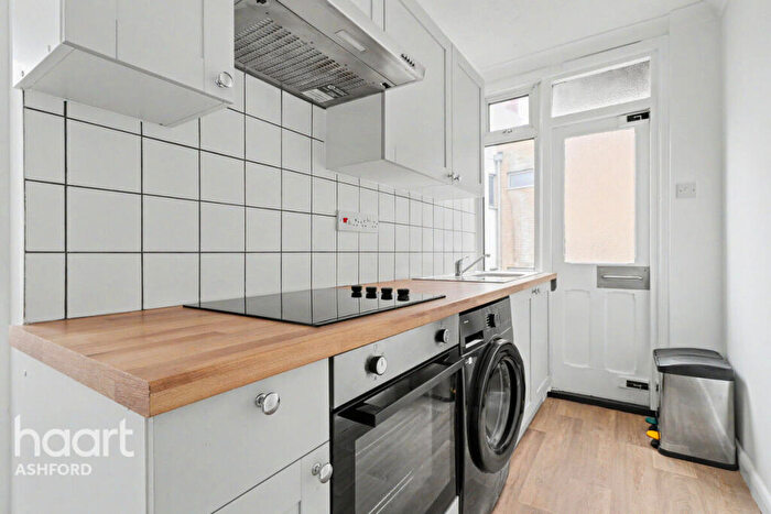 2 Bedroom Flat To Rent In King Street, Ramsgate, CT11