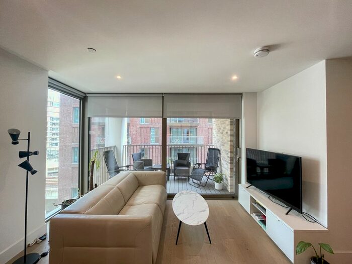 2 Bedroom Flat To Rent In Salisbury House, Palmer Road, SW11