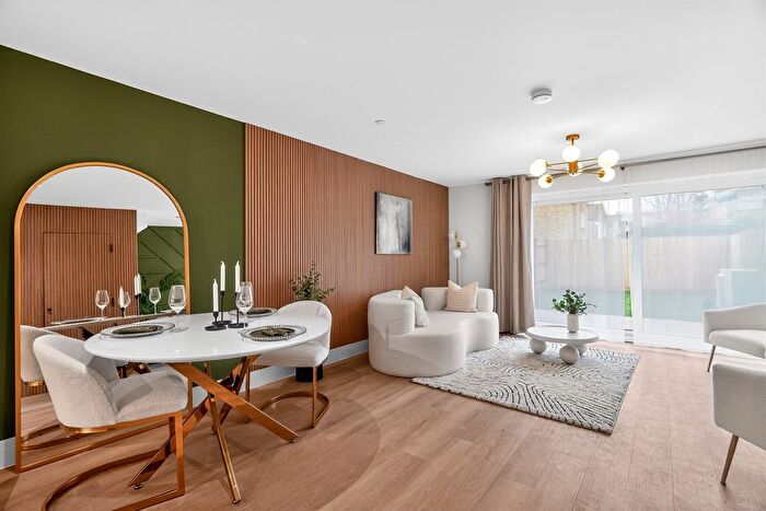 2 Bedroom End Of Terrace House For Sale In Fenham Road, London, SE15