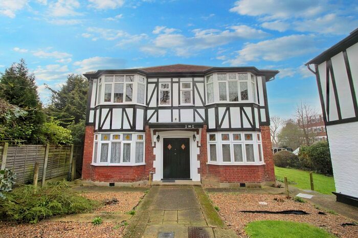 2 Bedroom Flat To Rent In Gordon Road, London, E18