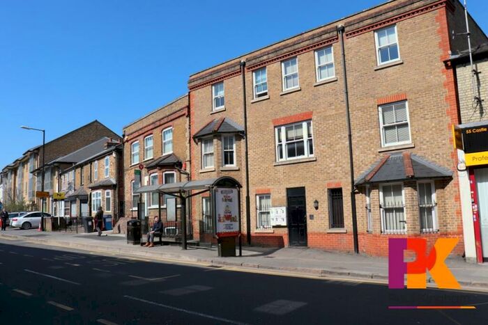 2 Bedroom Apartment To Rent In Yew Tree House, High Wycombe, HP13