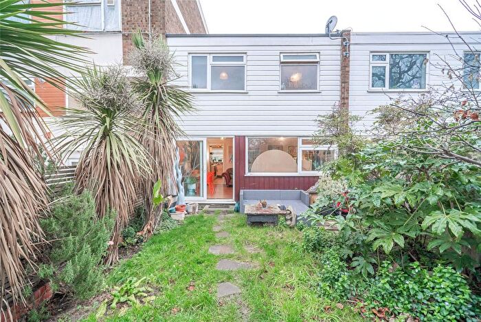 3 Bedroom Terraced House For Sale In Muswell Avenue, London, N10