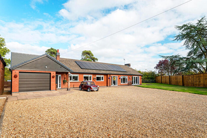 5 Bedroom Detached House For Sale In South Kilworth, Lutterworth, Leicestershire, LE17