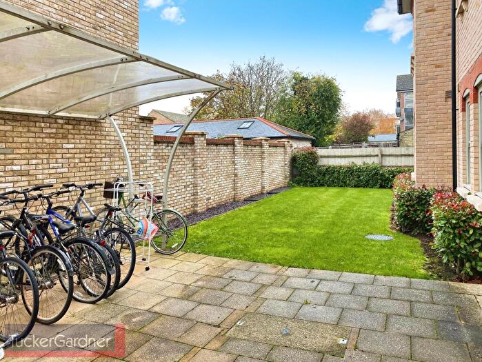 Flat To Rent In Humberstone Road, Cambridge, CB4