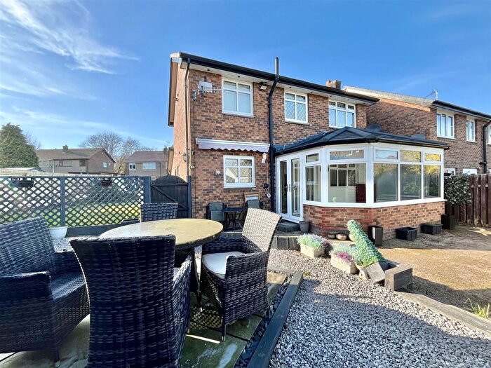 4 Bedroom Detached House For Sale In Arundel Grange, Simmondley, Glossop, SK13