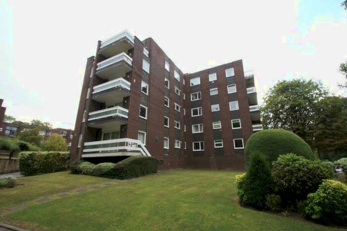 2 Bedroom Apartment To Rent In Woodville Court, Roundhay, Leeds, LS8