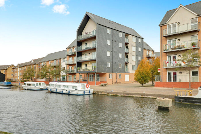 2 Bedroom Flat To Rent In Cressy Quay, Chelmsford, CM2