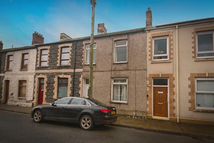 3 Bedroom Detached House For Sale In Janet Street, Cardiff, CF24