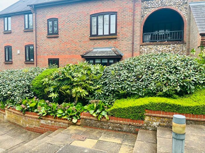 2 Bedroom Apartment For Sale In Kingsmead Road, Loudwater, Buckinghamshire, HP11