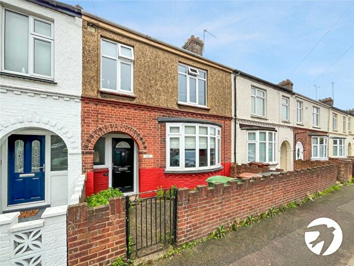 3 Bedroom Terraced House To Rent In Maple Avenue, Gillingham, Kent, ME7