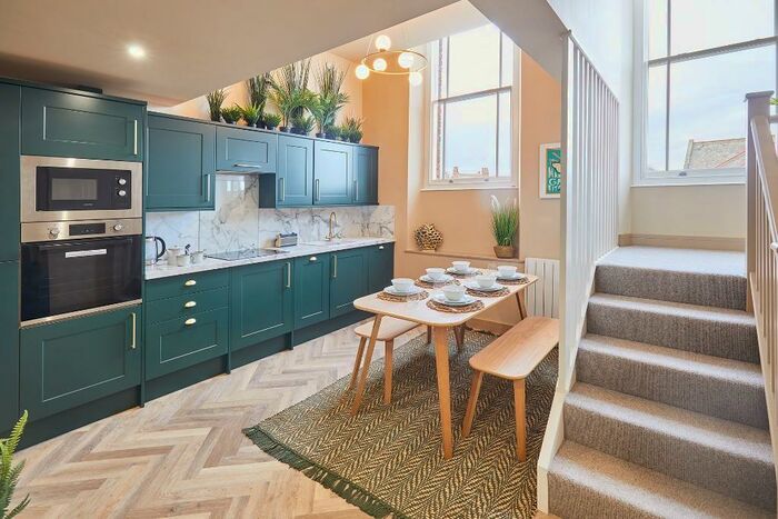 3 Bedroom Maisonette To Rent In (Holiday Home) Percy Park Road, North Shields, Tyne & Wear, NE30