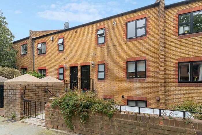 1 Bedroom Flat To Rent In Tavistock Crescent, London, W11