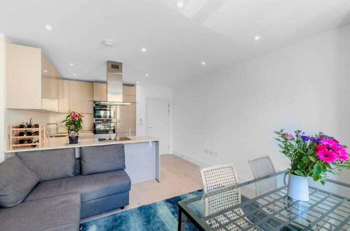 1 Bedroom Flat To Rent In Rochester Place, Camden Town, London, NW1