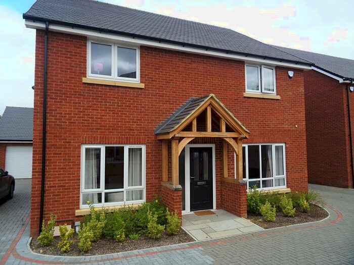 4 Bedroom Detached House To Rent In Swalllow Close, Yardley Road, MK46