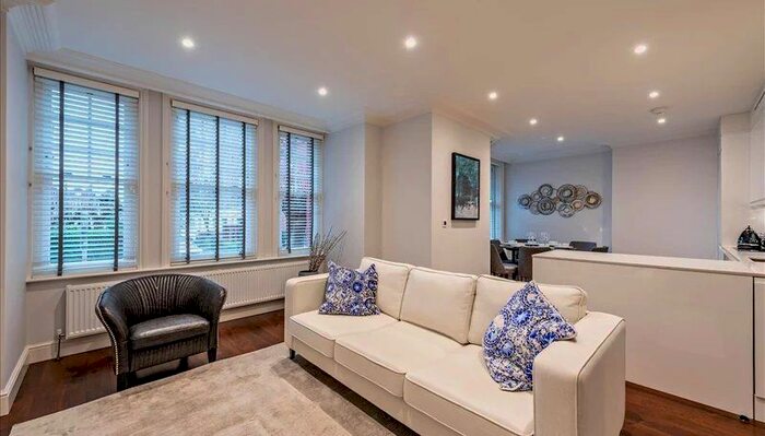 3 Bedroom Flat To Rent In Apartment, London, W6