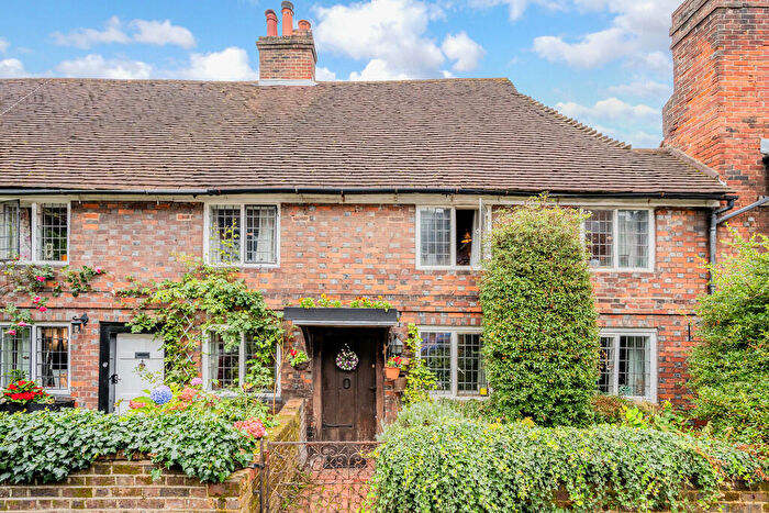 2 Bedroom Cottage To Rent In High Street, RH8