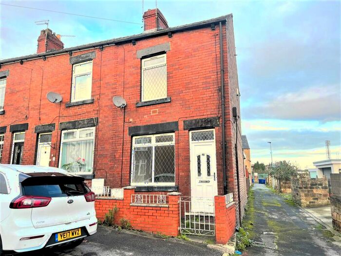 2 Bedroom End Of Terrace House To Rent In Coniston Road, Barnsley, S71