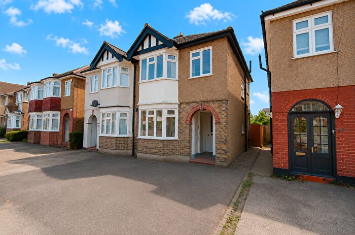 3 Bedroom Semi-Detached House For Sale In Heathview Road, Grays, RM16