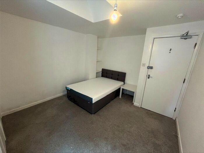 1 Bedroom Property To Rent In Mill Street, Honiton, Devon, EX14