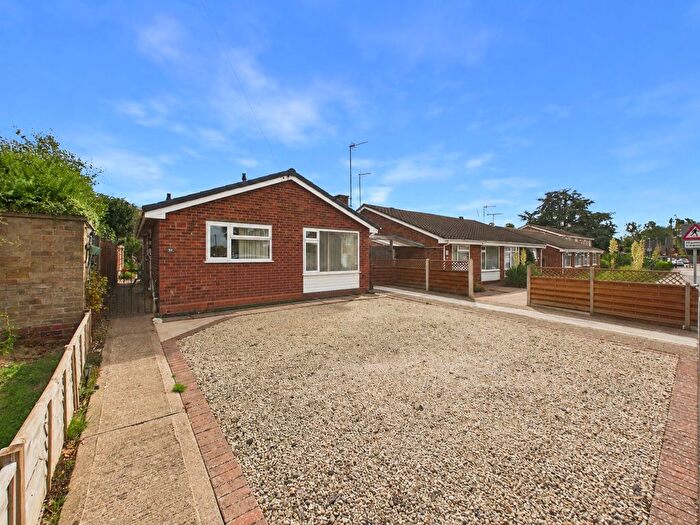 2 Bedroom Bungalow For Sale In Canada Way, Worcester, Worcestershire, WR2
