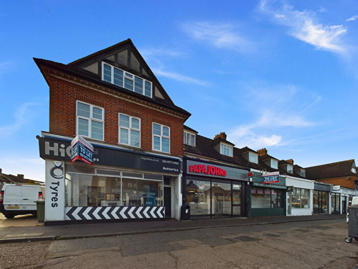 3 Bedroom Flat To Rent In Glebe Way, West Wickham, BR4