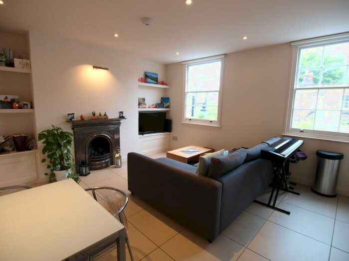 1 Bedroom Flat To Rent In Amwell Street, Islington, EC1R