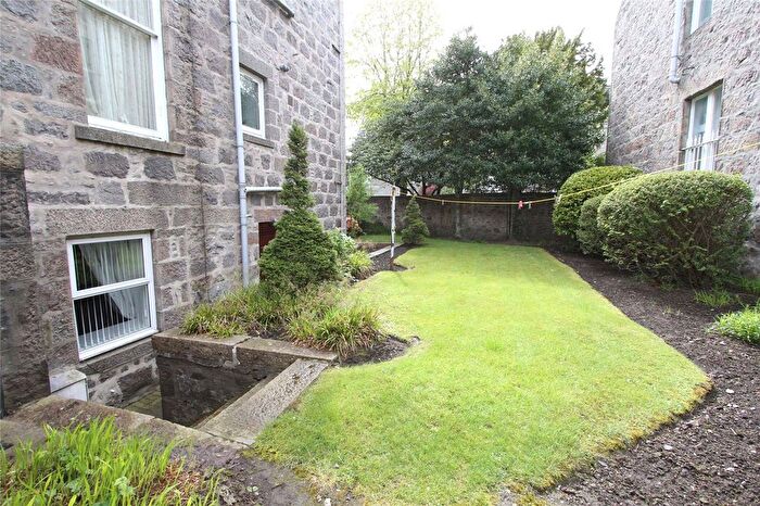 1 Bedroom Flat To Rent In Queens Gate, West End, Aberdeen, AB15