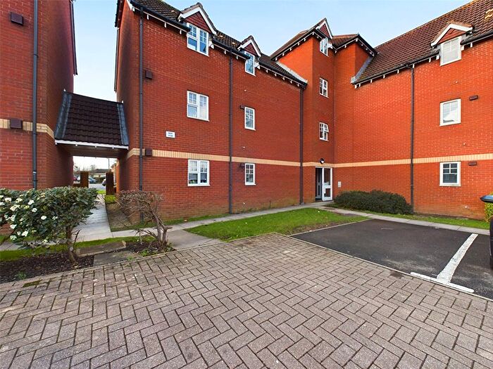 2 Bedroom Flat To Rent In Arthurs Close, Bristol, BS16