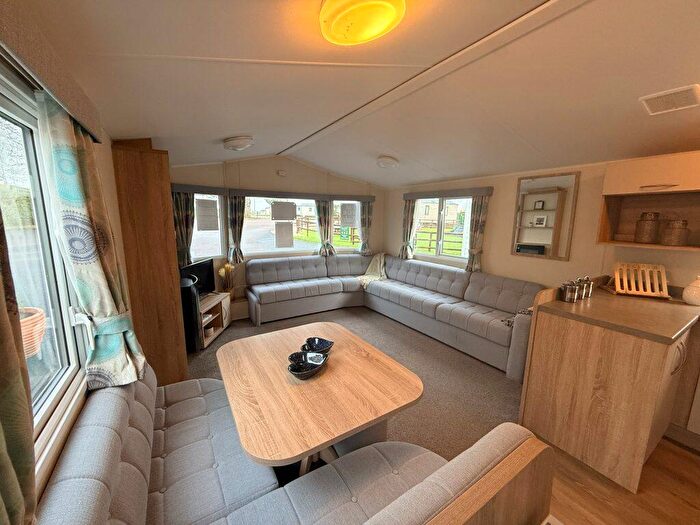 2 Bedroom Park Home For Sale In Ashbourne Heights Holiday Park, DE6