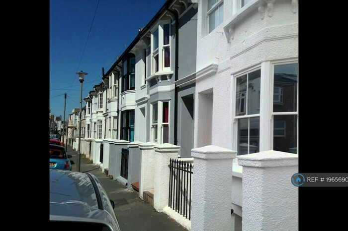 2 Bedroom Maisonette To Rent In Centurion Road, Brighton, BN1