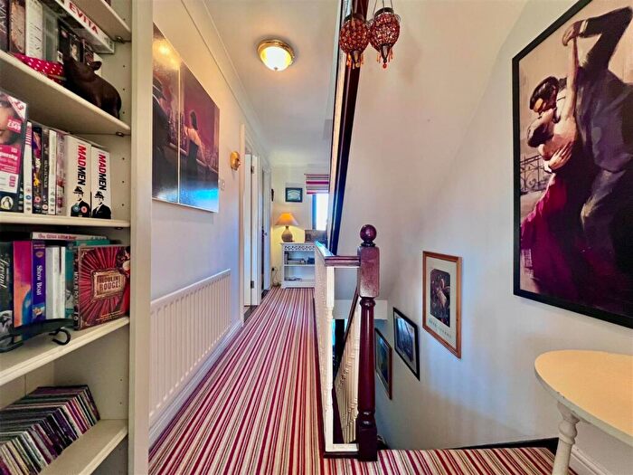 3 Bedroom Terraced House For Sale In Lock Close, Stratford-Upon-Avon, CV37
