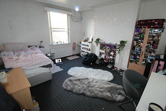 8 Bedroom Terraced House To Rent In Bainbrigge Road, Leeds, West Yorkshire, LS6
