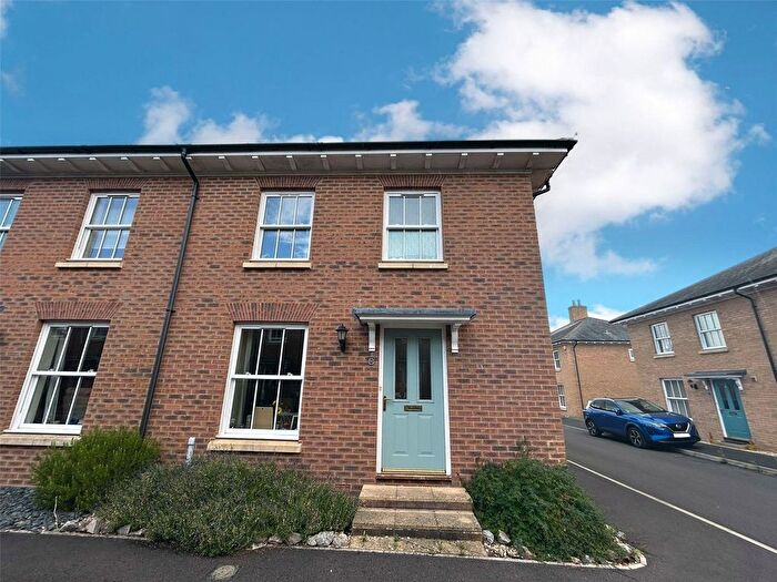 3 Bedroom End Of Terrace House To Rent In Fern Road, Langport, Somerset, TA10