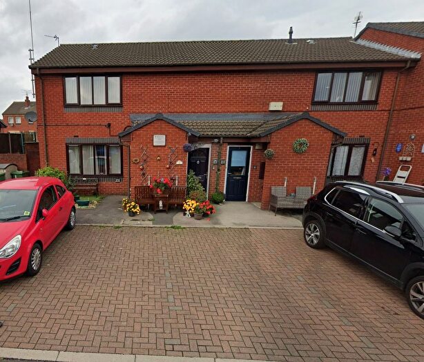 1 Bedroom Flat To Rent In Spinneyfield Court, Leeds, LS9